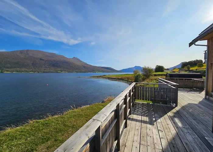 Dom wakacyjny Nestun - Northern Lights With Sauna