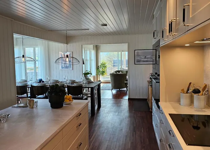 Nestun - Northern Lights With Sauna *