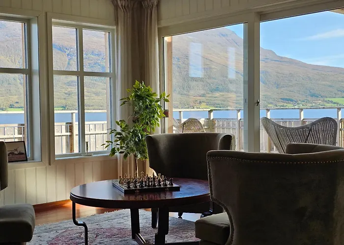 Dom wakacyjny Nestun - Northern Lights With Sauna