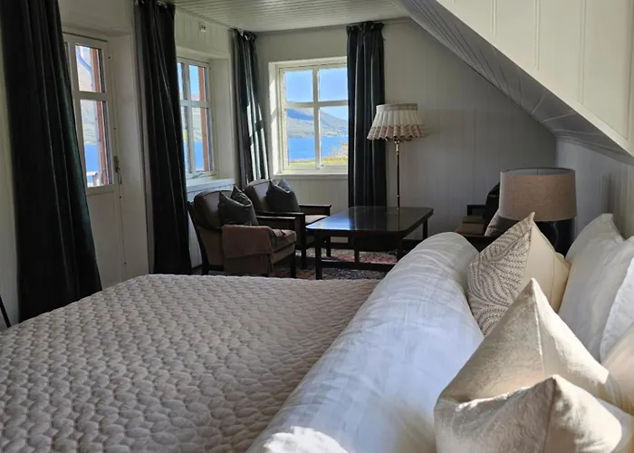 Nestun - Northern Lights With Sauna