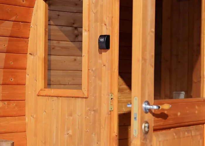 Nestun - Northern Lights With Sauna